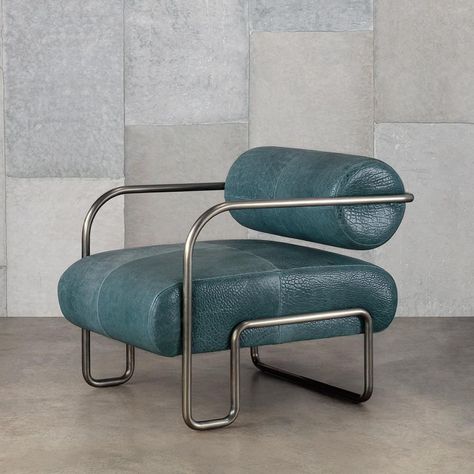 Kelly Wearstler Gallery on Instagram: “The Ardent Collection was inspired by the masculine and modern style of the Bauhaus movement.” Single Couch, Furniture Design Chair, Luxury Chairs, Chair Office, Modern Chair, Interior Modern, Sofa Styling, Kelly Wearstler, Club Chair