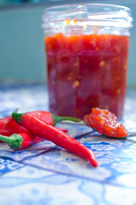 How to make proper hot chilli jam Sweet Chilli Sauce Recipe, Passionfruit Curd, Steak And Chips, Homemade Chilli, Spicy Chilli, Christmas Presents For Friends, Chilli Jam, Chilli Recipes, Sweet Chilli Sauce