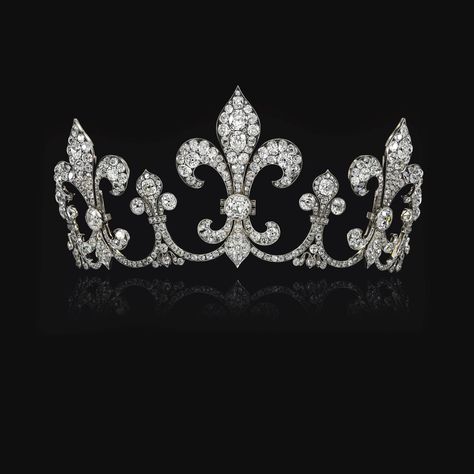 Diamond tiara, Hübner, 1912 Tiaras Jewellery, Beautiful Tiaras, Diamond Tiara, Crystal Jewelry Sets, International Jewelry, Royal Jewels, Art Old, Royal Jewelry, Crown Jewels