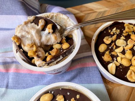 Froyo Peanut Butter Cups, Peanut Butter Protein Yogurt, Frozen Greek Yogurt Snacks, Greek Yogurt With Chocolate Chips, Peanut Butter Cup Frozen Yogurt, Snickers Greek Yogurt, Shredded Chef Michael Matthews Recipes, Greek Yogurt Snickers, Chocolate Peanut Butter Greek Yogurt