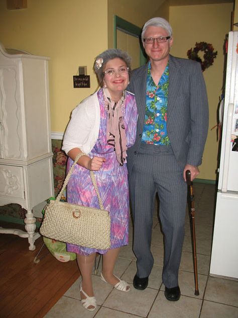 AN ELDERLY COUPLE: Whether you want to go all out or just plan a fun, last-minute costume, here are 18 awesome costume ideas for couples! Click through for ideas and inspiration. Easy Couples Costumes, Couples Costumes Creative, Cute Couples Costumes, Diy Couples Costumes, Best Couples Costumes, Best Friend Halloween Costumes, Duo Halloween Costumes, Hallowen Costume, Cute Couple Halloween Costumes