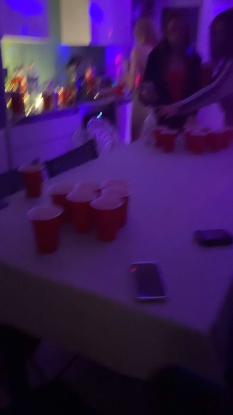 House Party Aesthetic, Friends Party Night, Summer Night Party, High School Parties, Teenage Parties, Snap Friends, Silvester Party, Teen Party, Party Pictures