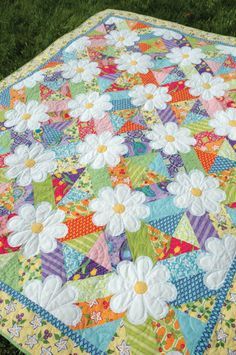 Frog Quilt, Easter Quilts, Floral Quilts, Colchas Quilting, Kid Quilts, Amanda Murphy, Quilt Books, Flower Quilt Patterns, Girl Quilts