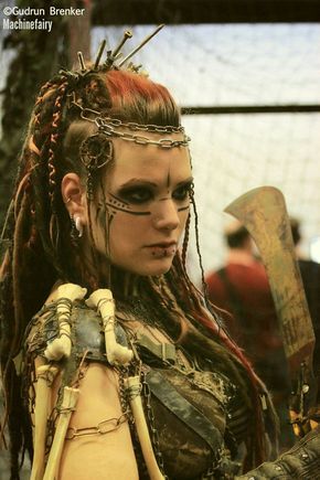 love the hair and facial marks Warrior Makeup, Viking Makeup, Makeup Zombie, Fantasy Make-up, Wasteland Warrior, Halloweenský Makeup, Post Apocalyptic Fashion, Viking Costume, Viking Hair