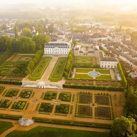 Timothy Corrigan’s French Château Is for Sale | Architectural Digest Castle For Sale, French Chateau Bathroom, French Chateau Exterior, Modern French House, Chateau Exterior, Shadow Daddy, Timothy Corrigan, Future Mansion, French Wedding Venues