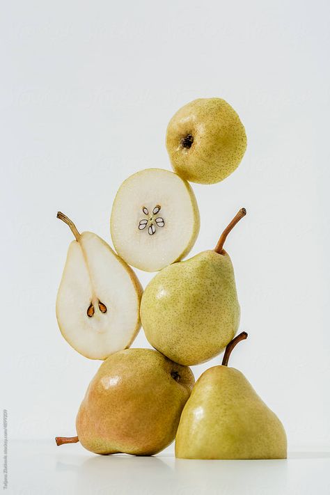 Essen, Food Art Photography, Fruits Photos, Fragrance Ingredients, Object Photography, Still Life Fruit, Fruit Photography, Still Life Photos, Food Poster Design