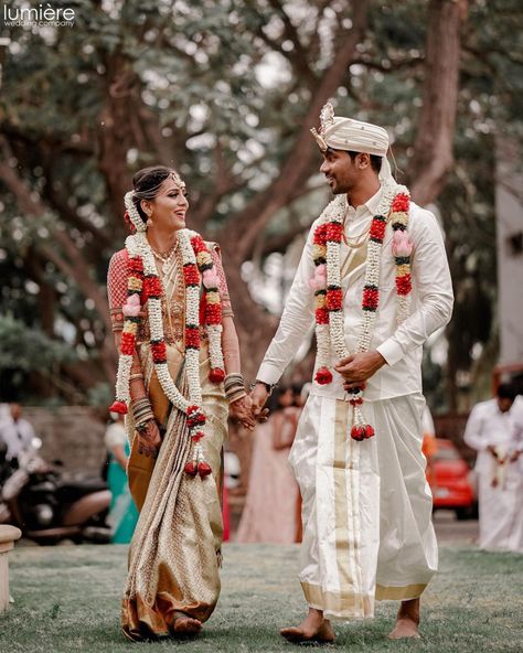 Telugu Bride And Groom, Unique Indian Wedding Garland, Couple Entry Ideas, Wedding Entry Ideas, Couple Entry, Married Photos, Wedding Entry, Indian Wedding Garland, Marathi Bride