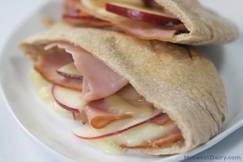 Ham It Up Pita Pockets Pita Pocket Recipes Lunches, Pita Pocket Recipes, Pita Bread Sandwich, Apple Yogurt, Pockets Recipe, Pita Recipes, Pan Pita, Yogurt Smoothie, Pita Sandwiches