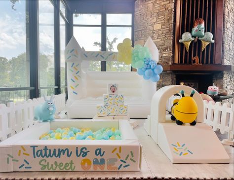 The sweetest 🍦 first birthday party soft play setup for sweet baby Tatum! #softplayconroe, #icecreambirthdaysoftplay#sweetone#sweetonesoftplay#sweetonebirthday #softplaythewoodlands, #softplaymontgomery, #softplaywillis, #softplayspring, #softplaytomball, #partyplanning, #toddlerfun, #kidsparties, #momlife, #ConroeTX, #TheWoodlandsTX, #MagnoliaTX, #SpringTX, #partyrentals. Kids’ birthday parties, Moms, Party planners, Pregnant moms, Conroe, The Woodlands, Magnolia, Spring, Soft play, Bubbl... First Birthday Bounce House, Toddler Soft Play Party, Soft Play Birthday Party, Birthday Bounce House, Toddler Bounce House, Soft Play Area, Bounce Houses, Party Planners, Ice Cream Birthday