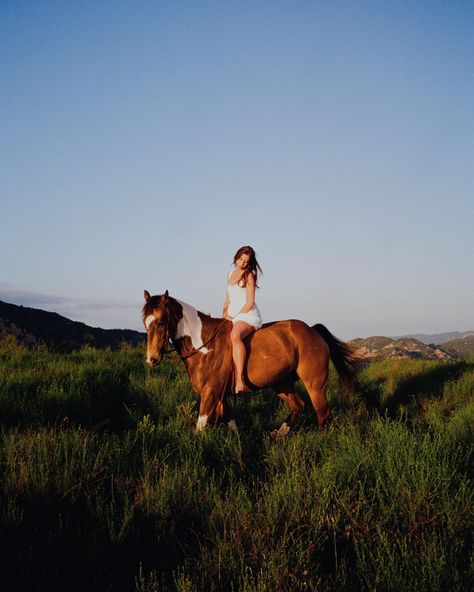 Every horse girls dream…Hannah & Beau making their way through the Malibu hills as the sun sets & the light fades. Pure magic ✨ Check out High Horse Malibu @highhorsemalibu & book your own sunset trail ride…the views truly can’t beat & Shayna & Nick are the absolute best trail guides! As always, all film 🎞️ Horse Photoshoot Ideas, Equine Photography Poses, Horse Photography Poses, Pictures With Horses, Lakes In California, Senior Photography Poses, Trail Ride, High Horse, Beautiful Horse Pictures