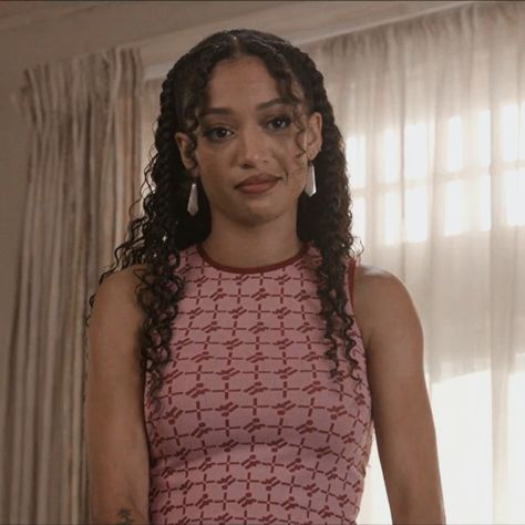 Samantha Logan Outfits, Samantha Logan, Olivia Baker, Miguel Diaz, American Hairstyles, Black Actresses, All American, Character Ideas, Famous Women