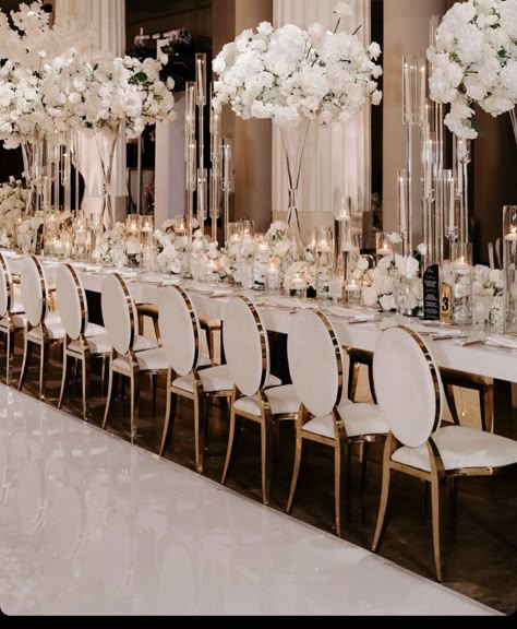 Wedding Table Decorations Elegant Modern, White Theme Wedding Decor, Tall Wedding Centerpieces Elegant, Glamorous Wedding Decor, Candle Lit Wedding Reception, White And Gold Wedding Reception, White And Gold Wedding Themes, Glam Wedding Centerpieces, Pineapple Cupcake