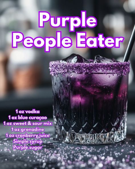 Purple Mix Drinks, Bacardi Drinks, Fruity Mixed Drinks, Vodka Blue, Christmas Cocktails Easy, Bartender Drinks Recipes, Fruity Alcohol Drinks, Purple People Eater, Fun Drink Recipe