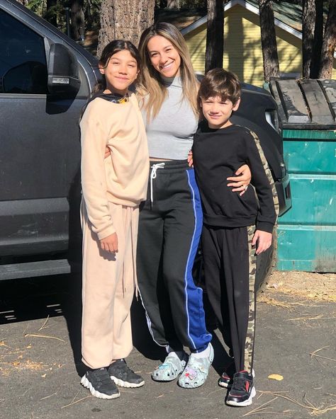 Familia Diamond, Diamond Instagram, Girly M Instagram, Henry Danger Jace Norman, Girly M, Cute Photos, Happy Thanksgiving, Rain Jacket, Thanksgiving