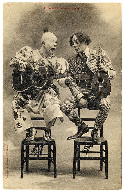 Clown Talk (c.1905)    Discussion musicale    Vintage photographic postcard, c.1905, uncirculated, divided back, published by A. Bergeret & Cie, Nancy, France. Old Circus, Pierrot Clown, Circus Sideshow, Dark Circus, Image Halloween, Postal Vintage, Send In The Clowns, Circus Performers, Night Circus