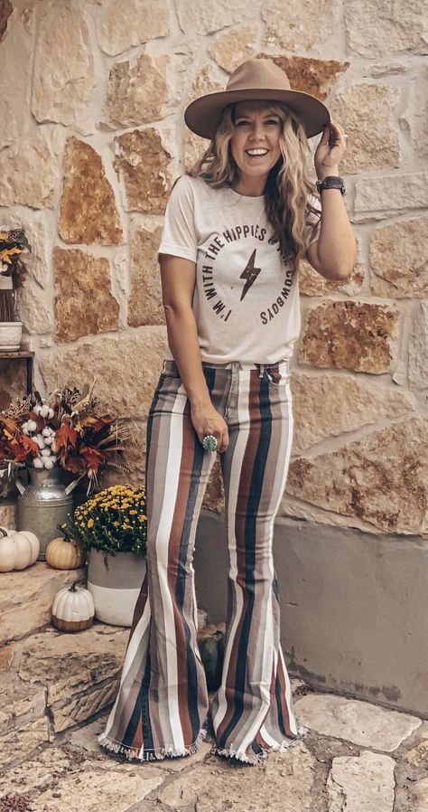 Lainey Wilson Concert, Bell Bottom Outfits, Nfr Outfits, Bell Bottoms Outfit, Mom Clothes, Lainey Wilson, Western Clothes, Concert Outfit Ideas, Southern Outfits