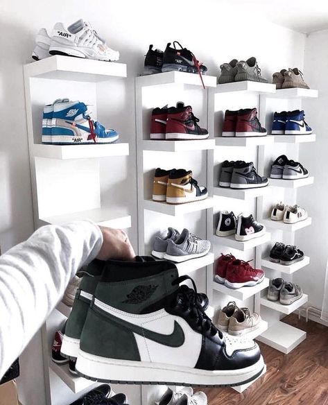 Does your collection compete? 💯💯💯 Sneakerhead Bedroom, Sepatu Air Jordan, Motivation Photo, Sneakerhead Room, Sneaker Closet, Sneaker Displays, Sneaker Storage, Shoe Room, Shoe Wall