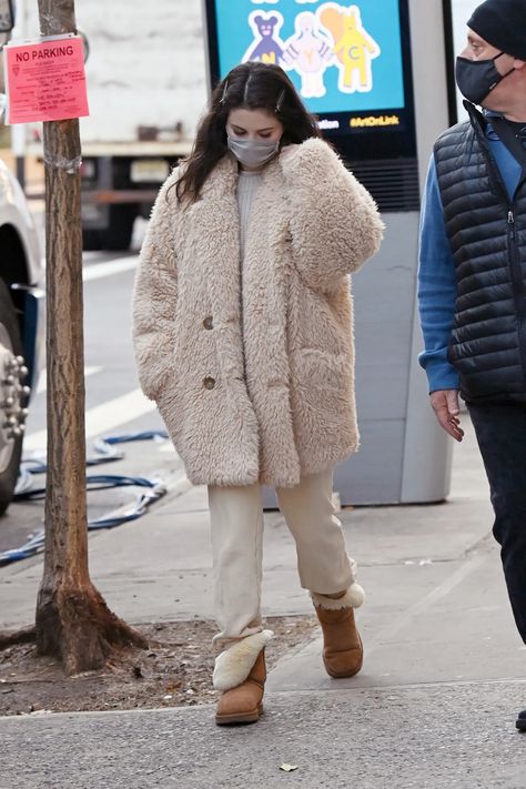 Selena Gomez’s Cozy-Chic Coat Is Under $200 | Vogue Selena Outfits, Selena Style, Selena Gomez Street Style, Free People Coats, Selena Gomez Outfits, Selena Gomez Cute, Selena Gomez Photos, Selena Gomez Style, Selena G