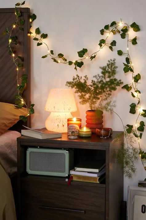 Best Dorm-Room Decor 2022 Simple Dorm Room Ideas, Vine String Lights, Uni Checklist, Fairy Themed Bedroom, Fairytale Bedroom, Dream Dorm Room, Fairy Room, Boston Apartment, Dream Dorm