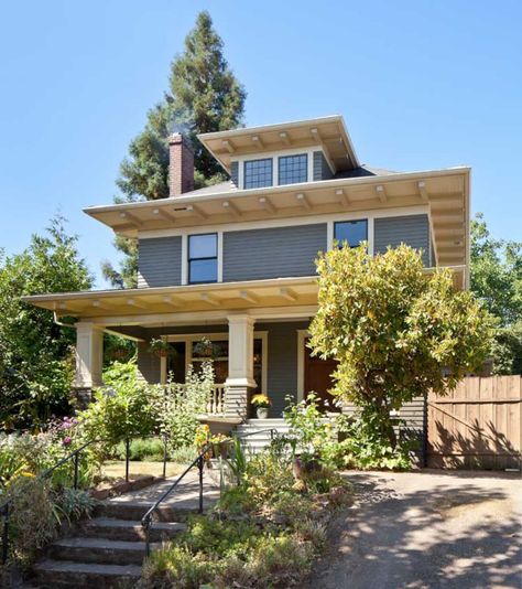 Hollywood Ending for a 1907 American Foursquare | Design for the Arts & Crafts House | Arts & Crafts Homes Online American Four Square House, Four Square Homes, American Foursquare, Craftsman Exterior, Arts And Crafts House, Craftsman Style Home, Craftsman Bungalows, House Paint Exterior, Exterior Paint Colors