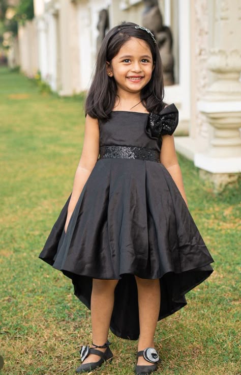 Frocks For Kids Designer, Traditional Frocks For Kids, Simple Frock Designs For Kids, Frock Designs For Girl Kids, Frock Design Girl, Designer Frocks For Kids, Fancy Frocks For Kids, Frock Models For Kids, Frock For Kids