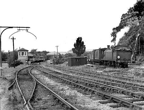 Disused Stations: Hythe Station (Kent) Queens Guard, Disused Stations, Old Train Station, Kent Uk, Old Trains, Old Train, Train Pictures, Steam Trains, Railway Station