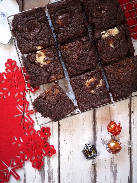 Lindor Brownies and Festive Food Friday #3 Xmas Biscuits, Lindt Chocolate Recipes, Baked White Chocolate Cheesecake, Taming Twins, Decadent Brownies, Cranberry Bites, Lindt Truffles, Lindor Chocolate, Baking Bad