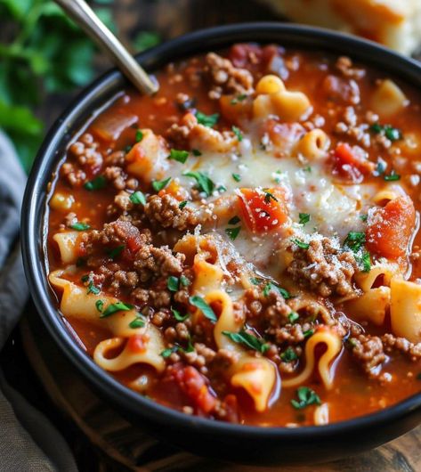 Best soup I've had all year! This recipe is so easy too, the slow cooker does the work for you! Slow Cooker Lasagna Soup, Best Soup, Lasagna Soup Recipe, Slow Cooker Lasagna, Ina Garten Recipes, Homemade Soup Recipe, Delicious Soup Recipes, Lasagna Soup, Soup Recipes Slow Cooker