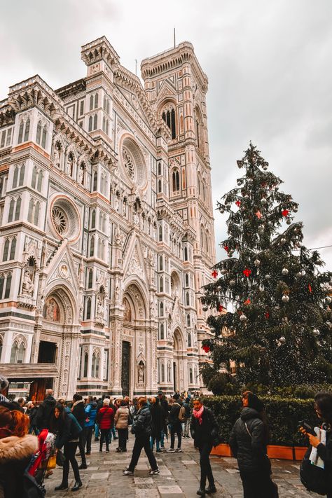 Italy During Christmas, Florence Italy Christmas, Florence At Christmas, Italy In Christmas, Italy Christmas Aesthetic, Italy At Christmas, Florence Italy Winter Aesthetic, Christmas In Italy Aesthetic, Florence Italy Winter