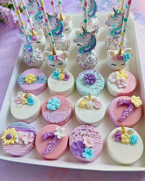 Unicorn Chocolate Covered Oreos, Chocolate Covered Treats Birthday, Chocolate Covered Oreos Birthday, Birthday Chocolate Covered Oreos, Chocolate Rice Krispies Treats, Chocolate Covered Rice Krispies, Chocolate Covered Rice Krispie Treats, Oreos Cake, Cake Pucks