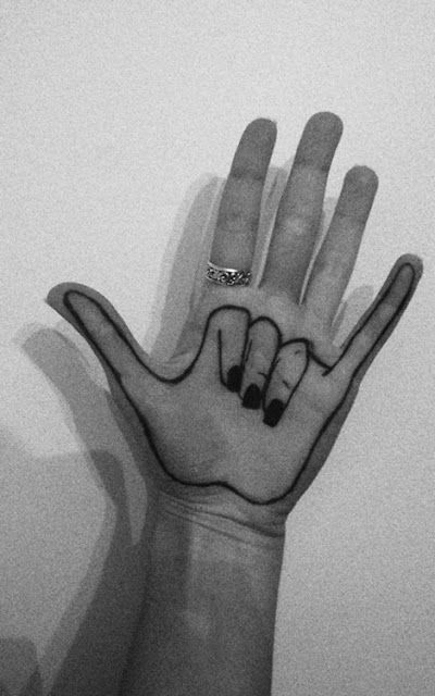 Unique Hand Tattoos, Hand Doodles, Sharpie Tattoos, Drawing Hands, Drawing Eyes, Drawing Hair, Inspiration Tattoos, Drawing Faces, Tumblr Photography