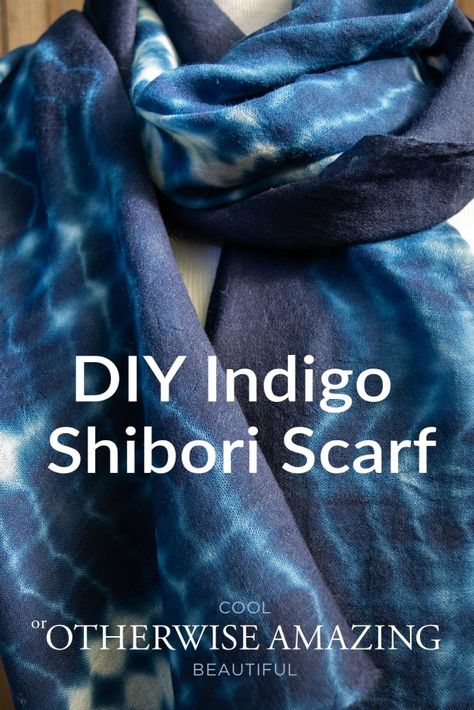 This DIY Shibori indigo wool scarf was so easy and turned out so much better than I could ever hope for! Make one for yourself, your mom, your sister... Long Rubber Gloves, Diy Shibori, Eco Dyeing Fabric, Shibori Diy, Scarf Diy, Shibori Scarf, Shibori Designs, Dyeing Fabric, Blue Silk Scarf