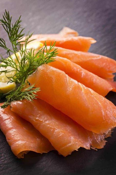 Can-You-Freeze-Smoked-Salmon-CO176-Pin-3 Smoked Salmon Dip, Dill Salmon, Smoker Cooking, Homemade Tomato Sauce, Freezer Burn, Salmon Fillets, Baked Salmon, Quick Snacks, Fine Food