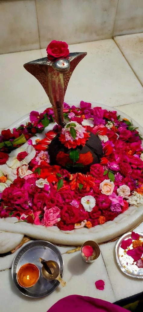 Shiv Mandir Aesthetic, Shiv Pics Lord Shiva, Rudrabhishek Puja At Home, Shiv Mandir Snap, Shiv Ji Pic, Shivling Snap, Mahadev Snap, Shiv Ji Aesthetic, Shiv Aesthetic