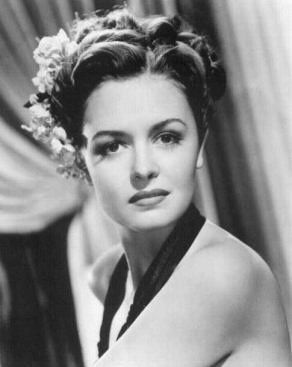 Donna Reed played "Donna Stone" on "The Donna Reed Show". #TVandMovieTriviaTribute The Donna Reed Show, Donna Reed, Hollywood Studio, Classic Movie Stars, Classic Actresses, Hollywood Icons, Actrices Hollywood, Hollywood Legends, Hollywood Glam