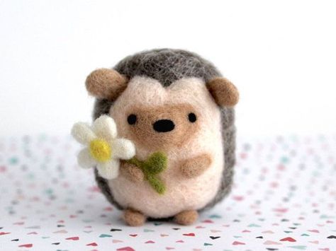 25+ best ideas about Wool needle felting on Pinterest | Needle ... Felted Hedgehog, Diy Laine, Hedgehog Gifts, Needle Felting Diy, Needle Felting Tutorials, Needle Felting Kits, Needle Felting Projects, Felting Tutorials, Needle Felted Animals