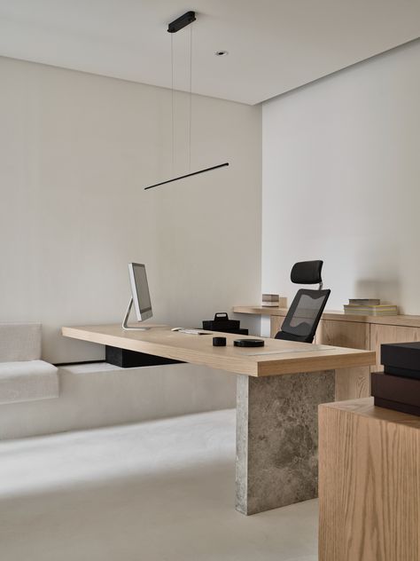 Minimal Home Office Design, Modern Home Office Design Minimalist, Minimalist Small Office, Minimal Office Interior Design, Small Minimalist Office, Minimal Office Interior, Japanese Office Design, Office Minimalist Design, Modern Small Office Design