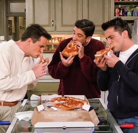 Joey Chandler Ross, Joey Chandler, Hard Photo, Series Quotes, Friends Scenes, Friends (tv Series), Friends Tv Show Quotes, Friends Cast, Friends Moments