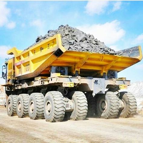 Rc Construction Equipment, Giant Truck, Snow Vehicles, Earth Moving Equipment, Caterpillar Equipment, Heavy Construction Equipment, Large Truck, Construction Machines, Mining Equipment