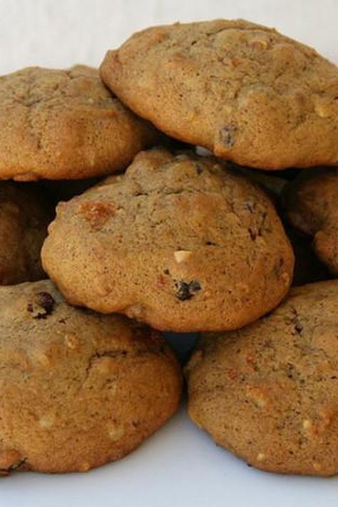 Nana's Persimmon Cookies Persimmon Cookies Recipe, Persimmon Cookie Recipe, Persimmon Cake, Persimmon Cookies, Persimmon Bread, Persimmon Recipes, Just A Pinch Recipes, Golden Raisins, Just A Pinch