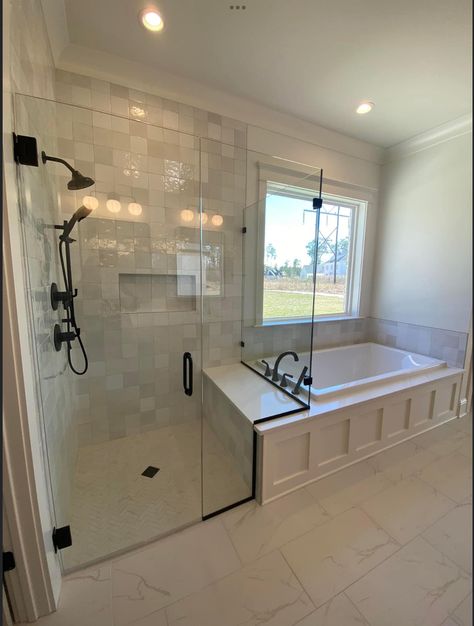 Bathroom Tile Design Ideas, Tile Design Ideas, Full Bathroom Remodel, Bathroom Design Layout, Building Plans House, Bathroom Redesign, Casas Coloniales, Master Bath Remodel, Bathroom Remodel Shower