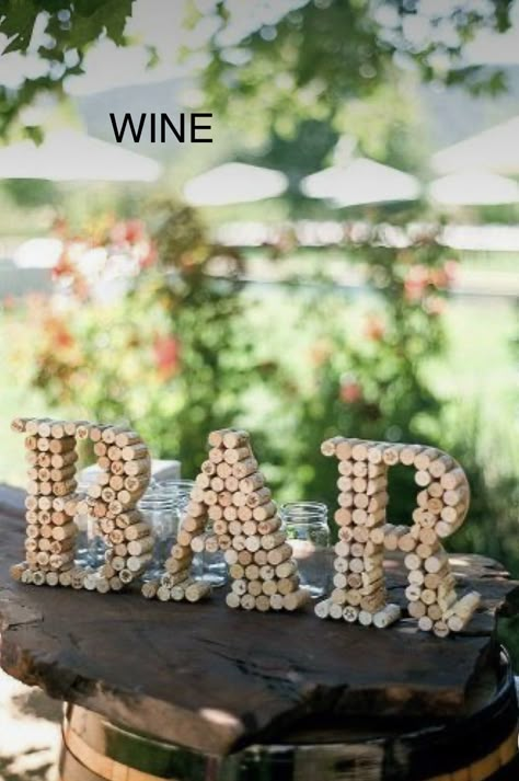 Homemade Wedding Decorations, Cork Wedding, Wine Cork Diy Crafts, Wine Cork Projects, Cork Crafts Diy, Wine Cork Diy, Wine Cork Art, Cork Ideas, Cork Projects