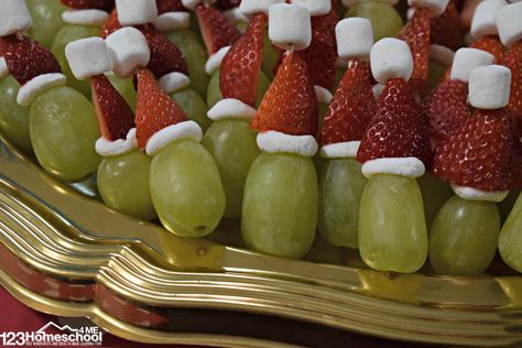 Santa Themed Party, Grinch Brunch, Santa Birthday Party, Whoville Decor, Christmas Eve Appetizers, Grinch Kabobs, Grinchmas Party, Jul Mad, Santa Party