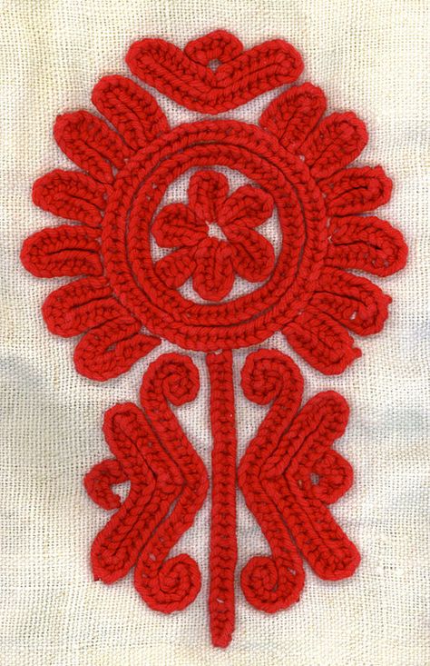 Braided Chain Stitch, Hungarian Embroidery, Mode Crochet, Redwork Embroidery, Embroidery Book, Folk Embroidery, Embroidery Craft, Fabric Projects, Hand Embroidery Patterns