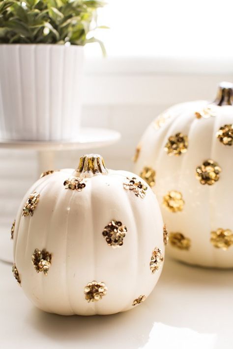 polka-dot-sequin-pumpkins-31-fabulous-pumpkin-decorating-ideas-via-fox-hollow-cottage Fancy Pumpkins, Girly Pumpkin, Pumkin Decoration, Sequin Pumpkin, Pumpkin Decorating Ideas, Polka Dot Pumpkin, No Carve Pumpkin Decorating, Pretty Pumpkins, Fun Pumpkins