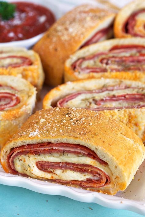 Easy Stromboli Recipe (Italian Stromboli) - The Suburban Soapbox Authentic Italian Stromboli Recipe, Italian Stromboli, Easy Stromboli, Stromboli Recipe Easy, Homemade Stromboli, Stromboli Recipe, Calzone Recipe, Recipe Italian, Italian Meats