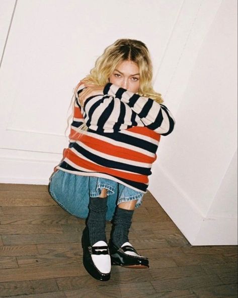 #gigi #gigihadid #guestinresidence #knitters #knitwear #photoshoot #chillvibes #casualstyle #casualoutfit #falloutfit #sweater #denim #stripes #sockstyle #sockknitting Knitwear Photoshoot, Guest In Residence, Gigi Hadid Style, Hadid Sisters, Hadid Style, Barbara Palvin, Irina Shayk, Adriana Lima, Zayn Malik