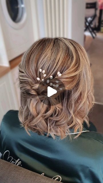 ɴᴀᴅɪᴀ ꜱᴄᴏᴛᴛ on Instagram: "Style the mother of the bride with me 💗  I had such a lovely morning with Laura and the girls! Laura's mum wanted a soft twisted half up and would you believe me if I told you this only took me 11 minutes from start to finish!!   Product list 👇  • Osmo thermal defence • Got2b volumising powder • Got2b volumising hairspray  • Osis+ sparkler shine spray  Curled with GHD straighteners   Supplier love 💛  Makeup @carolynwatsonmakeup Photographer @danclarkphotography Videography @silverfernfilmsuk  Save for inspo 🥰  #stylehairwithme #bridalhairstylist #weddinghairstylist #hairtutorial #mumofthebride #twistedhalfup #cometoworkwithme #northeastwedding #northeastbride #northeasthairstylist #northeastweddingsuppliers #halfuphairstyle #blondehairstyles #bridalhairstyle" Simple Medium Wedding Hair, Mother Of The Bride Hair Blowout, Formal Hairstyles For Short Hair Shoulder Length, Mother Of The Groom Half Up Half Down, Mother Of The Bride Straight Hairstyles, Grandmother Of Bride Hairstyles, Half Up Half Down Wedding Hair Mother, Mother Of The Bride Hairstyles Medium, Older Bridesmaid Hairstyles