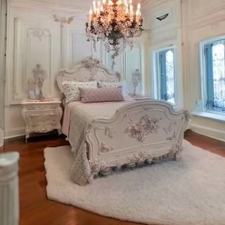 VillaBellaHome1 - Etsy Princess Bedframes, Antique Wood Bed Frame, Victorian Bed Frame, Victorian Bedroom Furniture, Classic Bedroom Furniture, Antique French Bed, French Bedroom Decor, French Headboard, Vintage Bed Frame