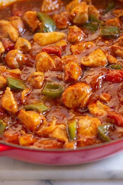 Healthy Saucy Chicken, Chicken And Capsicum Recipe, Red Onion Chicken, Saucy Chicken And Rice, Chicken With Peppers Recipes, Chicken With Bell Peppers And Onions, Chicken Shashlik Recipe, Chicken And Green Pepper Recipes, Chicken And Bell Pepper Recipes Healthy